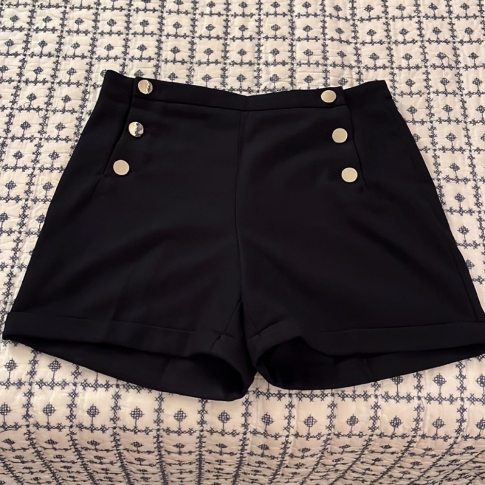 NWOT H&M Sailor Style Buttoned High Waisted Shorts